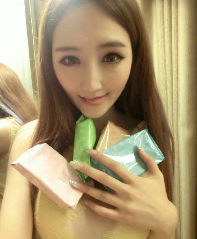 工作室喝茶的小伙伴
